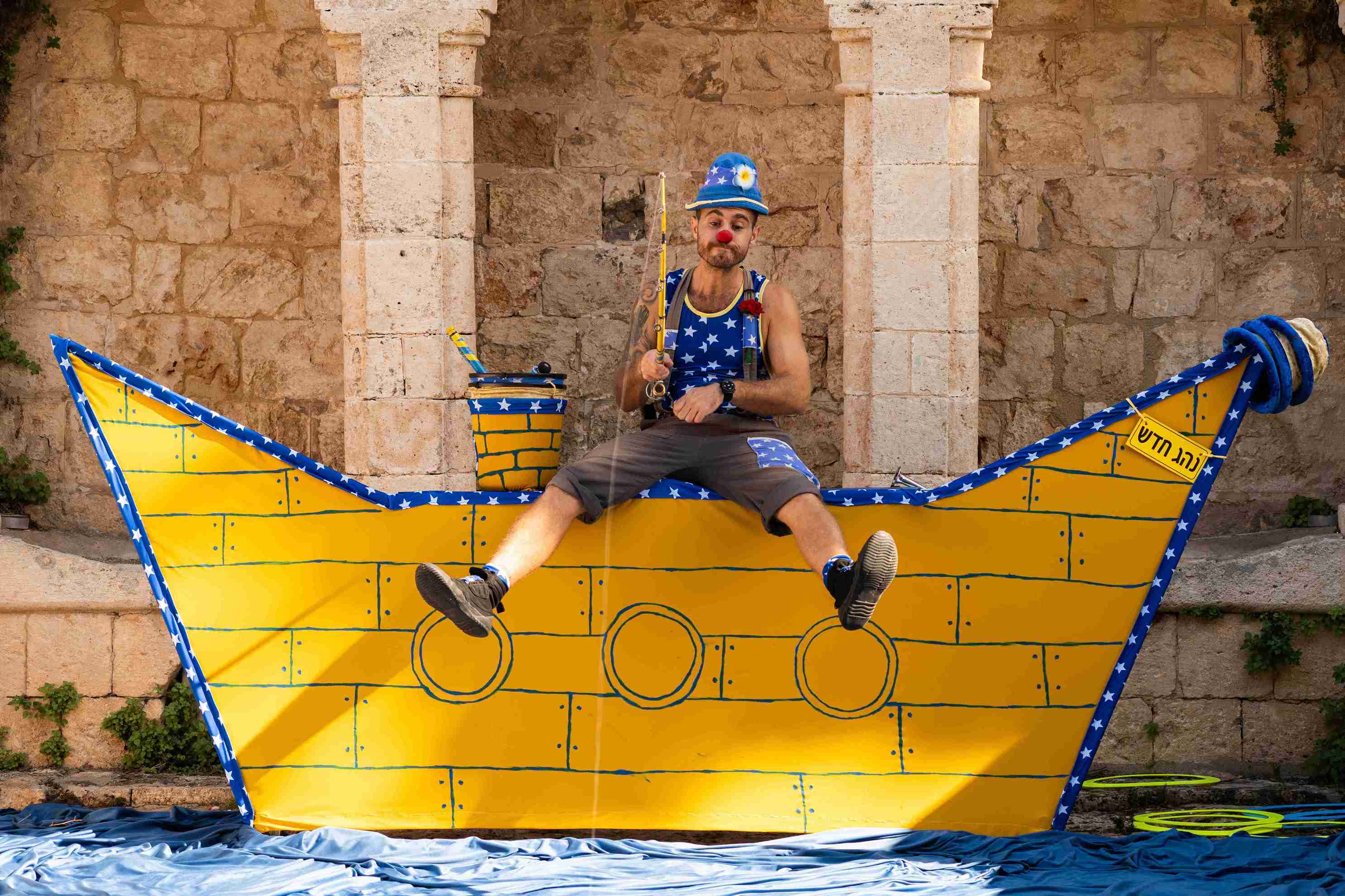 Ray Circus - Ray The Fisherman